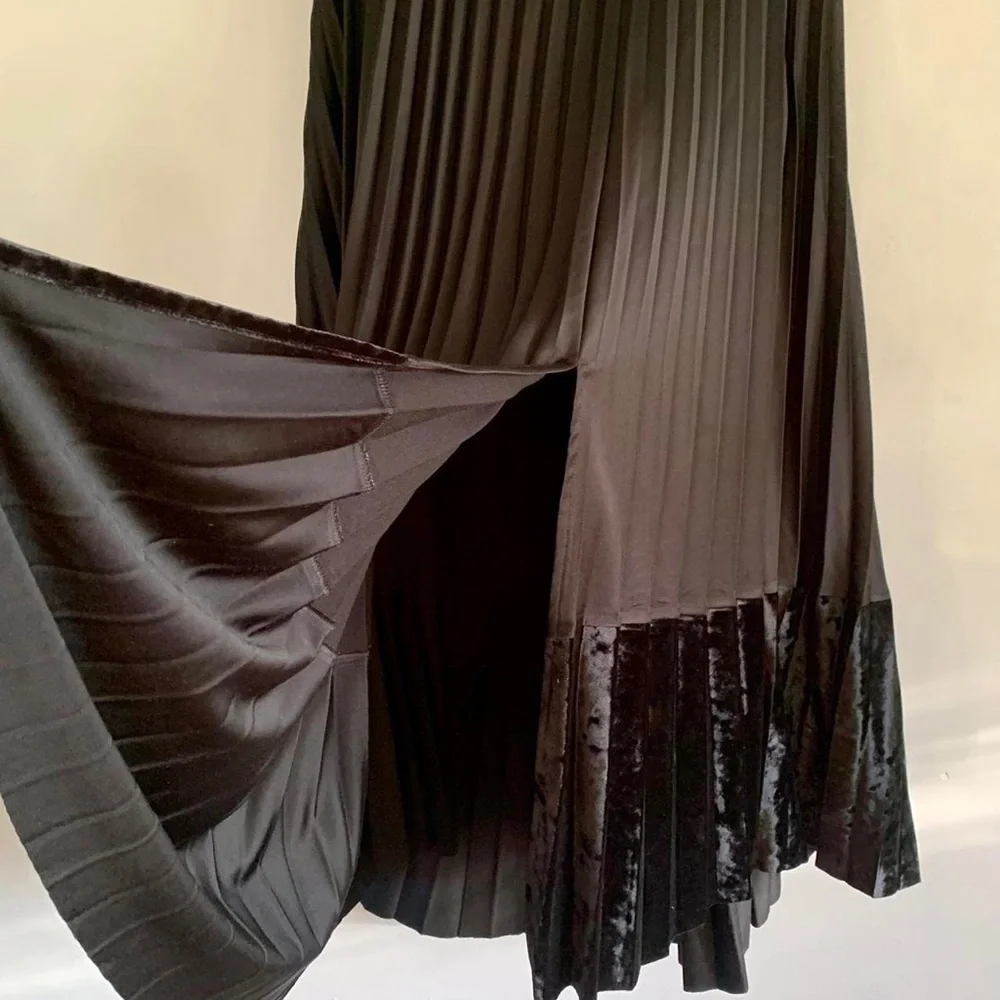 Marks & Spencer Black Pleated Maxi Skirt - Picture 3 of 4